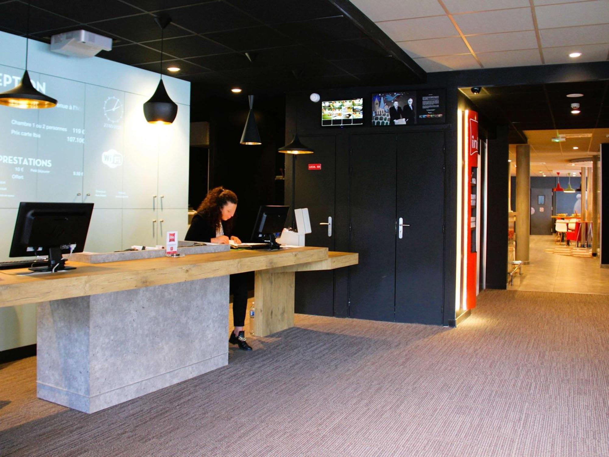 Отель Ibis Lille Centre Grand Palais Экстерьер фото