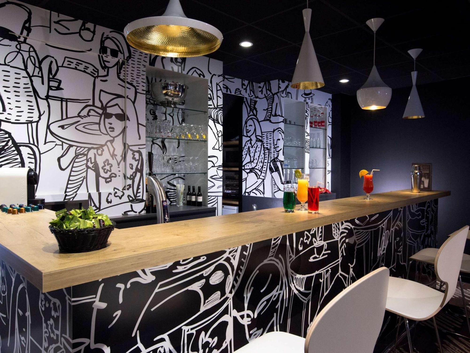Отель Ibis Lille Centre Grand Palais Экстерьер фото
